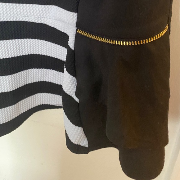 Black and white stripe peplum top sz 14 by Iz byer - Picture 3 of 4